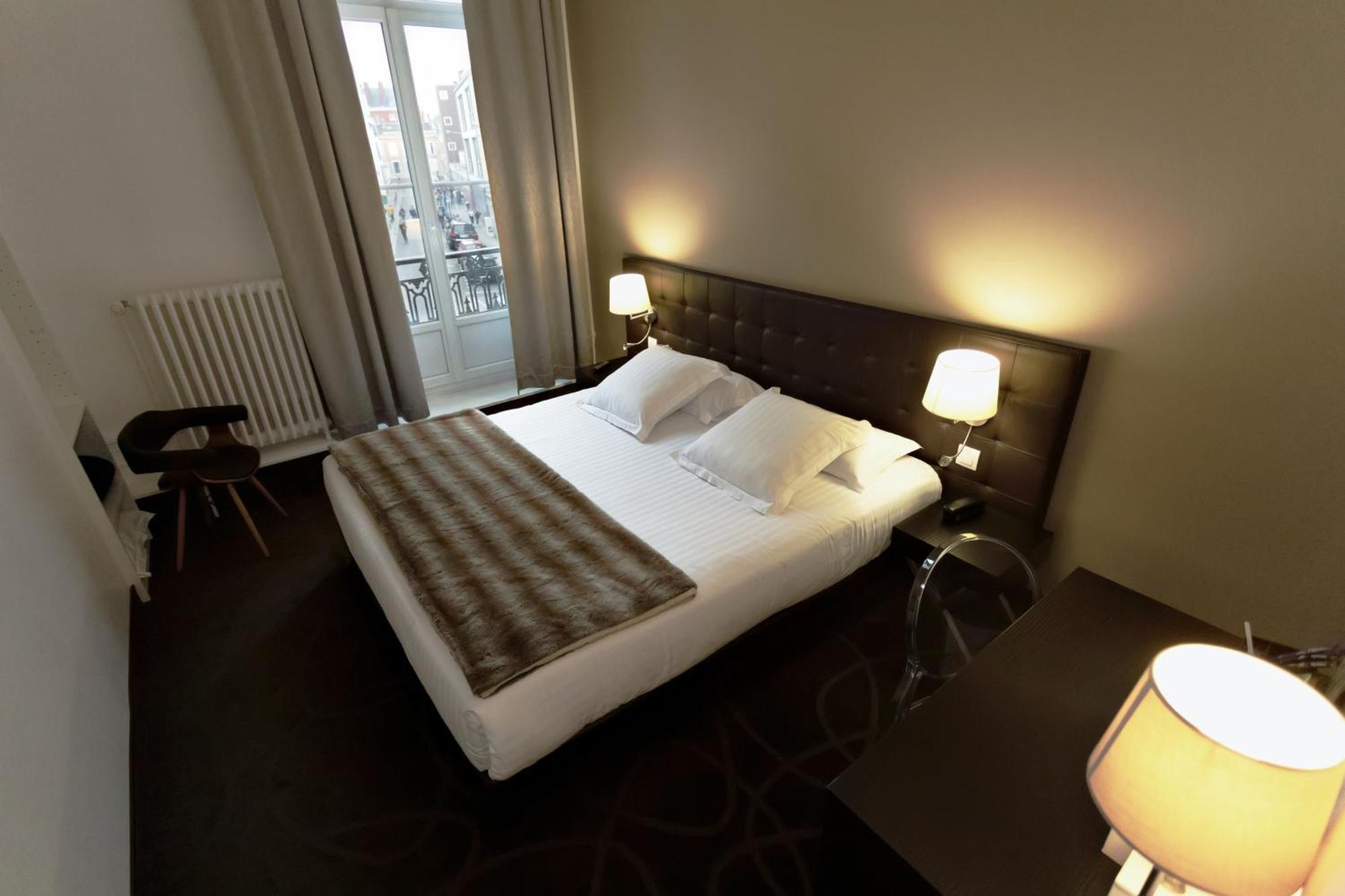 Le Saint Louis Hotel อาเมียงส์ ภายนอก รูปภาพ