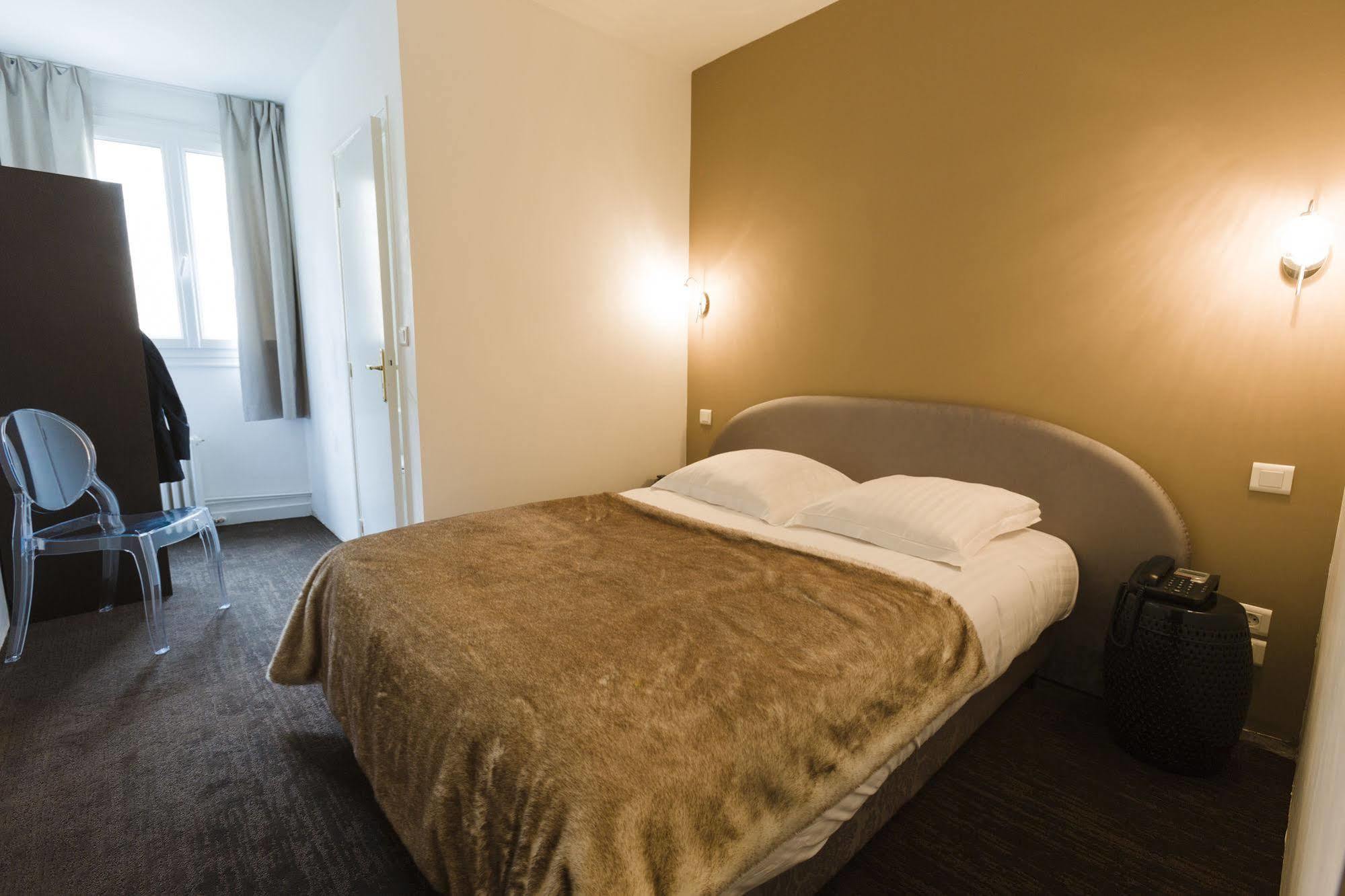 Le Saint Louis Hotel อาเมียงส์ ภายนอก รูปภาพ